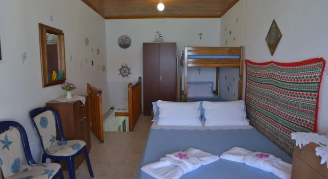 Erginas Boat House, Prenota Hotel Hotel a Milo con parcheggio, Parcheggio