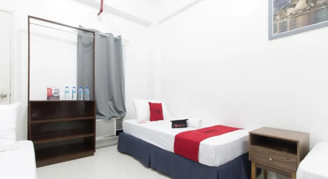 Четырёхместный номер Standard RedDoorz near Liceo De Cagayan University Highschool