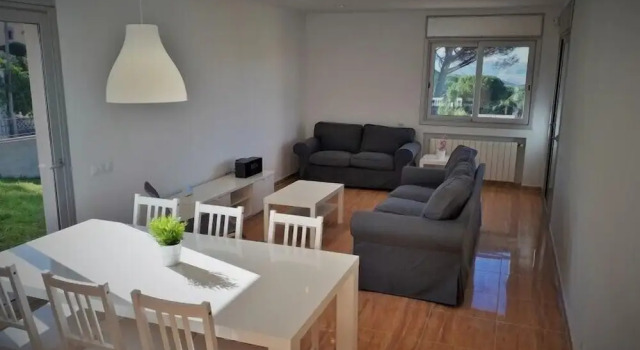 Вилла Chalet con piscina y vistas a 10min de la playa de Blanes