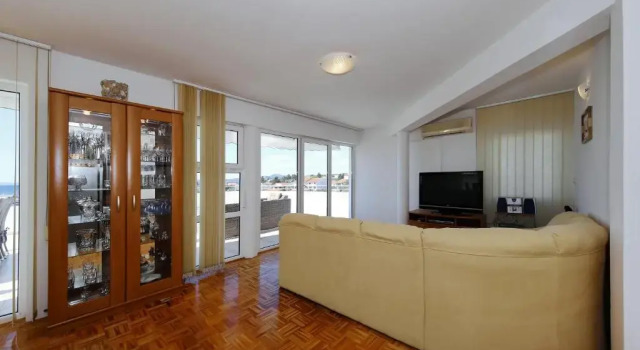 Apartment Jasenka, Book Lejlighed Hoteller i Pakostane med pool, Swimmingpool