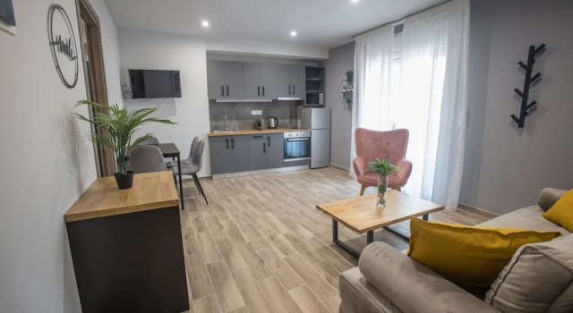 Raise Averof Serviced Apartments, Забронировать Апартаменты/квартира Афины Острова Саронического залива - Аттика, рядом с Дафни