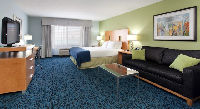 Двухместный люкс Holiday Inn Express Hotel & Suites Rock Springs Green River by IHG