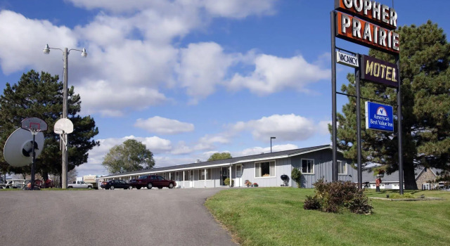 Gopher Prairie Inn, Varaa Motelli Hotellit Minnesota pysäköinnillä, Pysäköinti