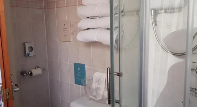 Четырёхместный номер Standard OYO Wynnstay Hotel