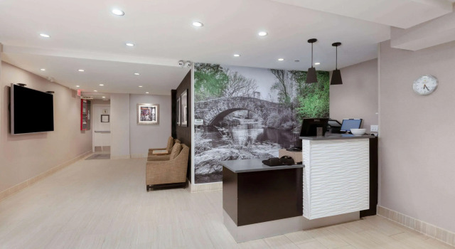 La Quinta Inn & Suites by Wyndham New York City Central Park