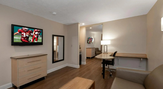 Двухместный номер Superior с 2 комнатами Red Roof Inn Indianapolis - Greenwood