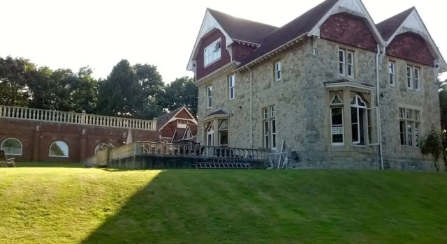 Historic Manor House - Sleeps 16 - Pool & Hot Tub, Foglalás Szálloda Rochester Kent