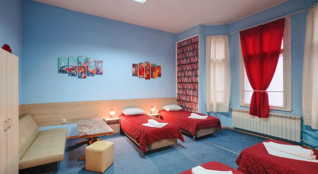 Четырёхместный номер Standard с балконом Guest House 32
