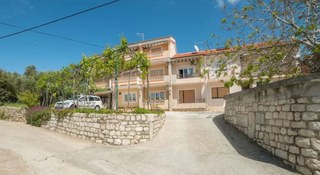 Apartments Javoran 3108, Prenota Appartamento Hotel a Isole Quarnerine con parcheggio, Parcheggio
