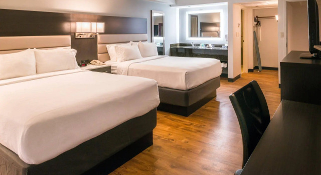 Holiday Inn Hotel & Suites Beaumont Plaza (I-10 & Walden) by IHG, Book Hotel Hoteller i Houston med parkering, Parkering