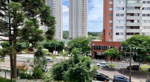 Апартаменты 205- Apartamento 1 quarto suite, Encantador, amplo e decorado, mobiliario moderno, cozinha completa com utensílios , Excelente vista da cidade e localização privelegiada no bairro Bigorrilho ,
