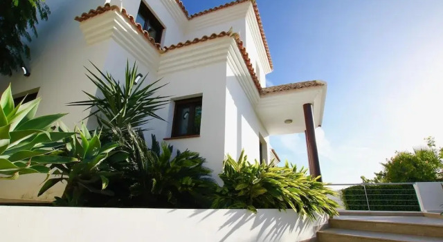 Villa Clavela, Забронировать Вилла Отели Ла-Кала-де-Михас с парковкой, Парковка