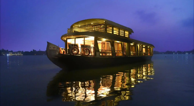 Upper Deck Houseboats, Забронировать Отель Отели Аллеппи 3 звезды, рядом с Храм Муллаккал-Раджараджешвари, 3*