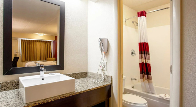 Двухместный номер Superior Red Roof Inn PLUS+ West Springfield
