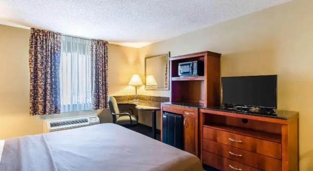 Люкс Quality Inn Chicopee-Springfield