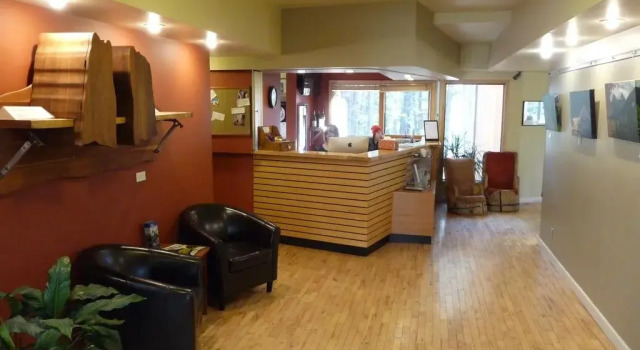 Canmore Alpine Hostel - Alpine Club of Canada, Забронировать Отель Канмор Альберта