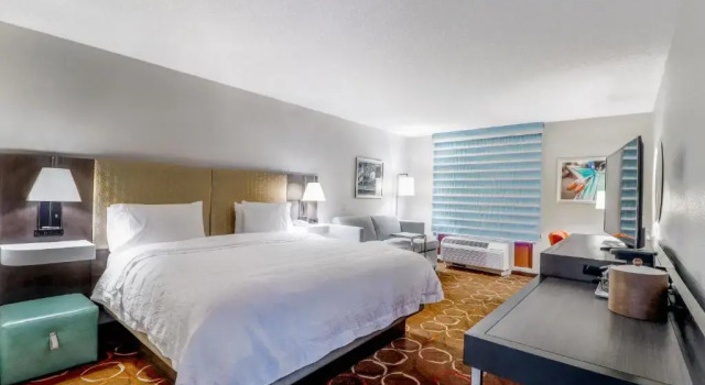 Двухместный Accessible  номер NONSMOKING Hampton Inn Tropicana