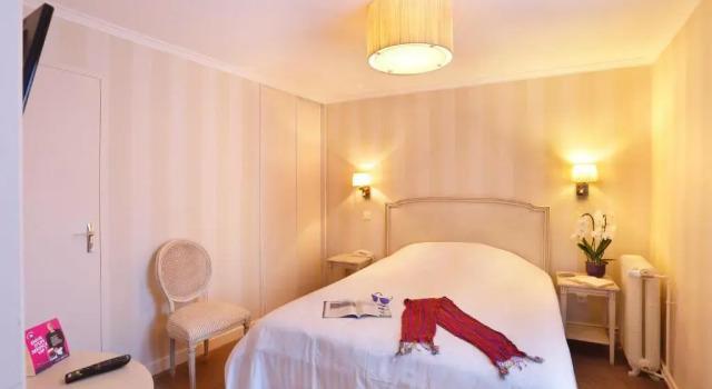 Полулюкс Hostellerie des Trois Pigeons, Paray-le-Monial
