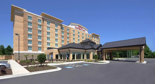 Четырёхместная студия Hilton Garden Inn Atlanta Airport North