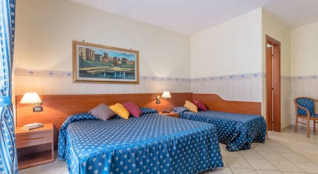 Трёхместный номер Classic с балконом Hotel Traiano