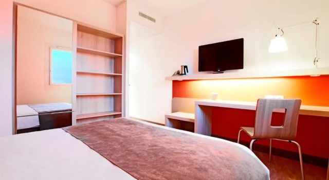 Двухместный номер Superior ibis Douai Dechy