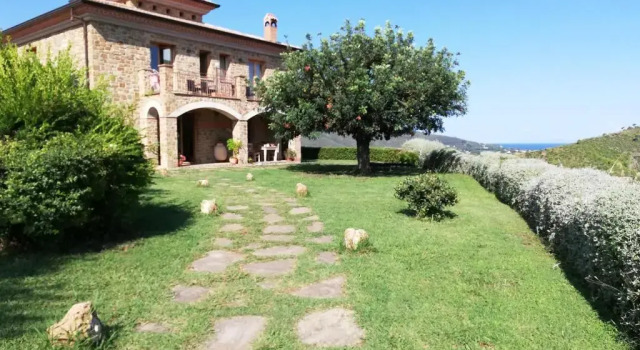 Вилла Sulle onde della collina