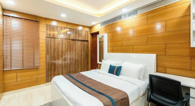 TIM Sector 51, ARTEMIS HOSPITAL 1 min walk, FORTIS & MEDANTA 4 mins drive, Забронировать Отель Гургаон 
