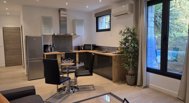 Люкс Superior HPC Suites - Cassis Centre - Parking Securisé et Piscine Chauffée