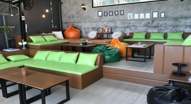 Chill Inn Beach Cafe & Hostel