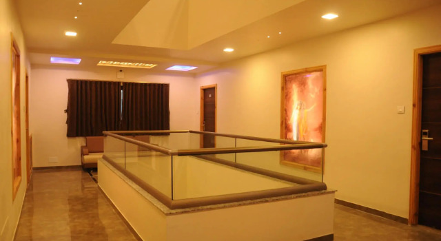 Hotel Devkinandan