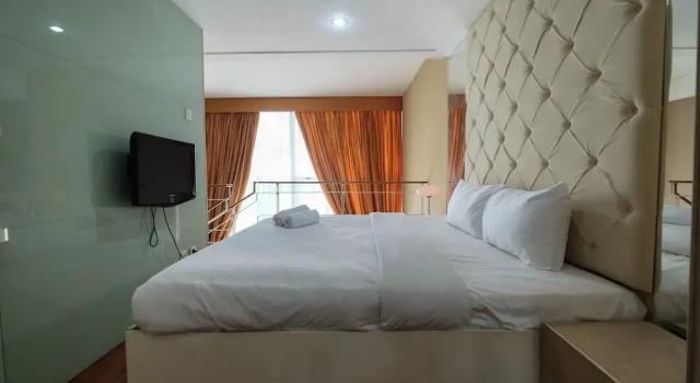 Spacious 1BR Two-Level Apartment at CityLofts Sudirman, Book Apartment Hotels in Jakarta with Parking, near LSPR Jakarta, Parking