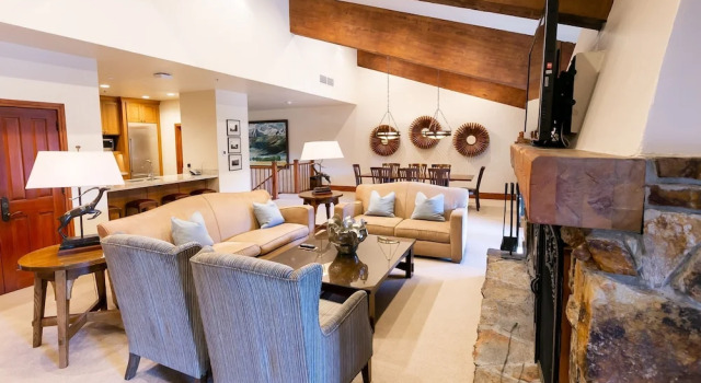 One Bedroom Townhouse with Hot Tub 1 Apartment Hotel by RedAwning