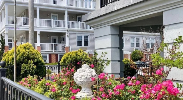Ocean Manor Inn
