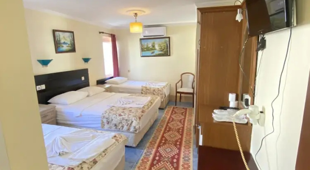 Четырёхместный номер Standard Sevin Hotel Pension