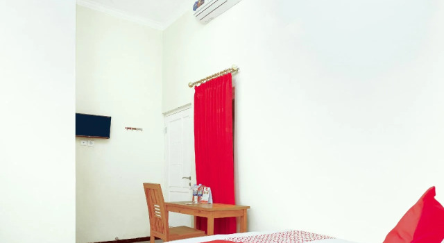 Emas 23 Guest House By OYO Rooms