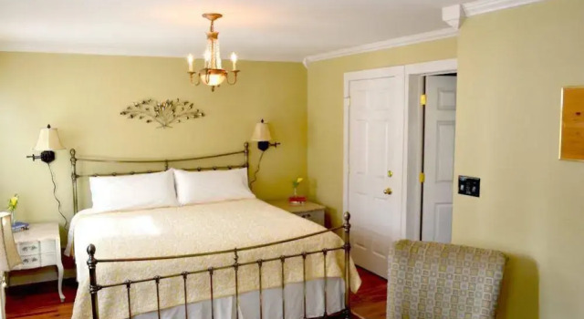The Bell House Inn, Buchen Sie Hotel Glens Falls New York State