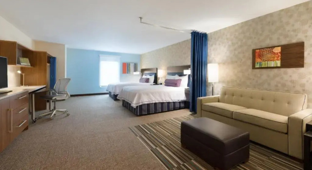 Четырёхместный люкс Home2 Suites by Hilton Milwaukee Airport