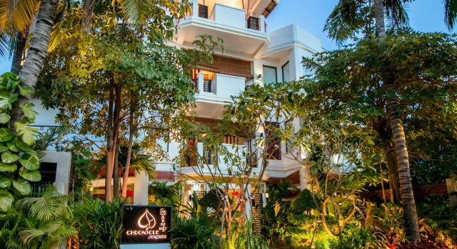 Люкс Presidential с видом на бассейн Chronicle Angkor Hotel