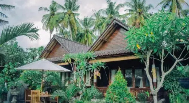 Mertasari Bungalows, Rezervovat Hotel 3hvězdičkové hotely v Penida, 3*