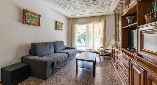 HomeHolidaysRentals Flores