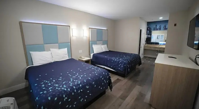 Четырёхместный номер Standard Mid City Inn Suites Pico Rivera , Los Angeles Area