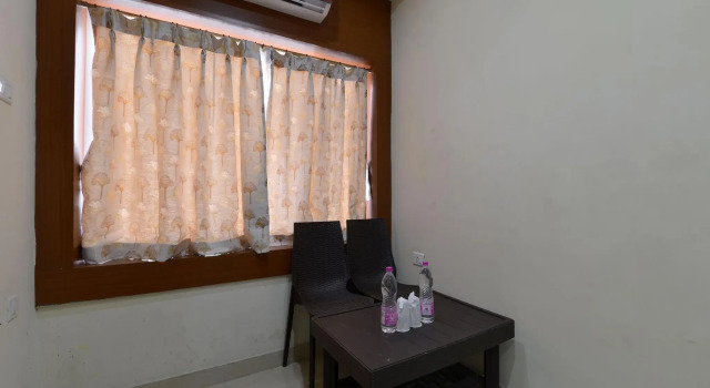 OYO 9048 Hotel Lucifer