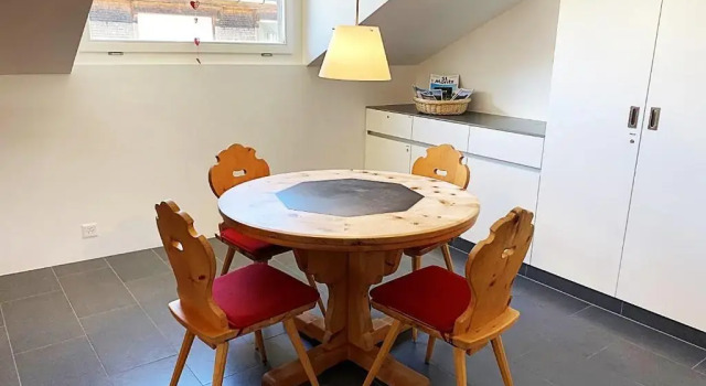 Dachwohnung im Alpenstil, 60m2 für 2P, mit Garage BM186, Book Hotel Pontresina 