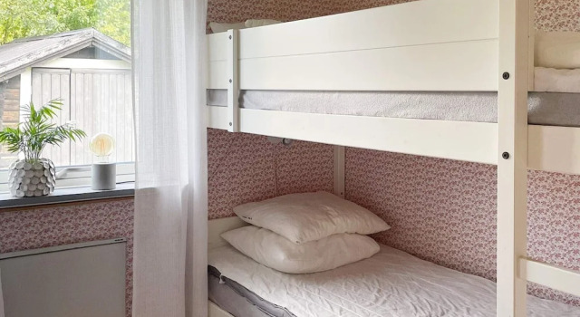 6 Person Holiday Home in Granna, Book Feriehus Sommerhuse i Småland, Hytte