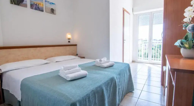 Двухместный номер Standard с балконом и с видом на море HOTEL ADRIA BEACH