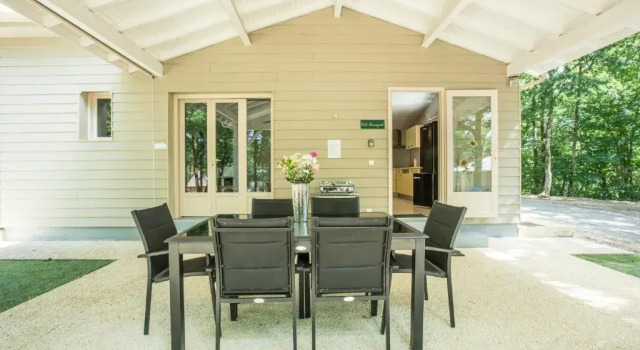 Шале с 2 комнатами Chalet BIRON - Piscine & Tennis - Gîtes de Poubille