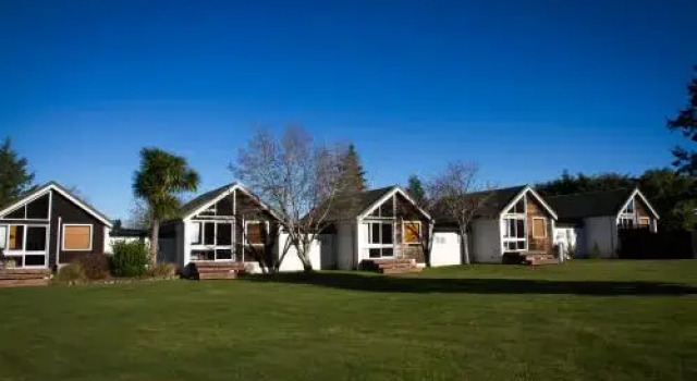 Stronechrubie Accommodation and Restaurant, Забронировать Отель  