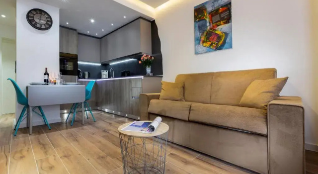 Апартаменты Deluxe The Queen Luxury Apartments - Villa Carlotta