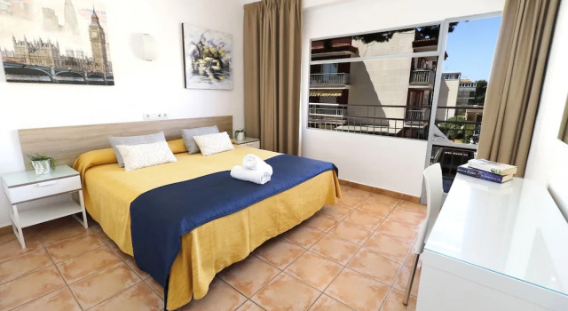 Standard Twin room with balcony HSR Gil