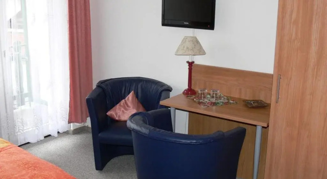 Hotel KaJo Elbern, Забронировать Отель Бад-Хённинген Westerwald, рядом с Kristall Rheinpark Therme